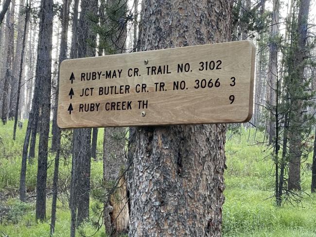 Trail sign at the trailhead -south side of campground unit #20