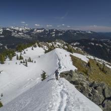 K7MAS on summit ridge of Granite Mountain. Photo: KG7EJT