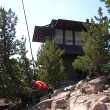 Operating position next to the lookout