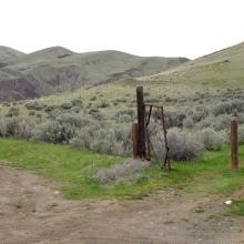 Stay left of gate for more gradual trail, there is faint path...