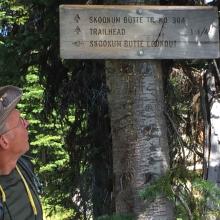 Trail sign below Lookout to get back on trail for trailhead