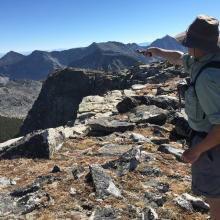 KA7AEH points to other summits to SE